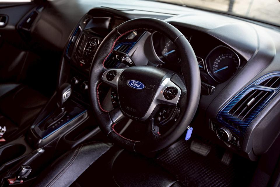 Ford focus 1.6 Sport 5 ประตู ปี 2014 สีน้ำเงิน 16