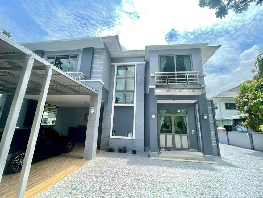 ให้เช่า บ้านเดี่ยวแต่งสวย วิวทะเลสาบ ใกล้ ม.แสตมฟอร์ด พระราม9 พร้อมเฟอร์ครบ