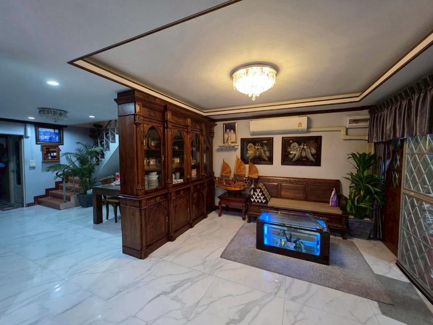 ขายบ้าน3ชั้น รีโนเวทใหม่ใกล้ BTSบางจาก เพียง 2.5km.-สุขุมวิท93 แยกพึ่งมี50/24 ขนาด32ตร.ว. 13