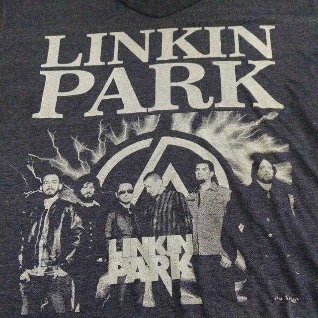 เสื้อยืดแขนสั้น แนววงดนตรีร๊อกชาวอเมริกัน Vintage LinKin Park มือสอง สภาพดี ของพร้อมส่งครับ รูปย่อยที่ 2