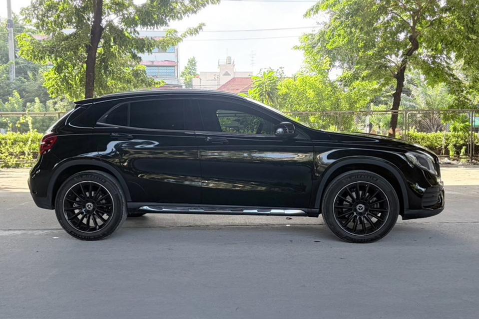 2017 Mercedes-Benz GLA 250 AMG Dynamic Facelift AT รถสวย ขับดี พร้อมใช้งาน รูปที่ 4