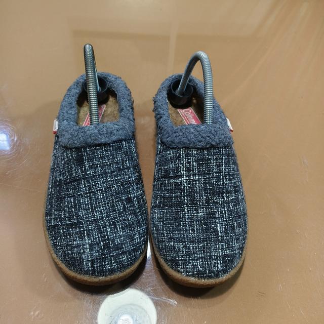 ColemanOutdoor Moccasin SlippersSize. 40/25 cm⭐⭐⭐⭐ Pre-owned/ Great Condition🔥 Price : 690฿ รูปย่อยที่ 2