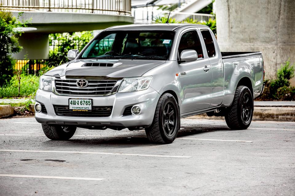 Toyota Vigo Champ SmartCab 2.5E ดีเซล เกียร์ MT ปี 2015 สีเทา  1