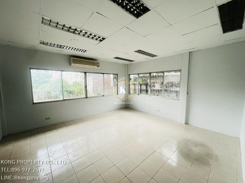 ให้เช่าโกดัง พระราม 9 ห้วยขวาง กรุงเทพ  1,634 ตร.ม พร้อมสำนักงาน 5