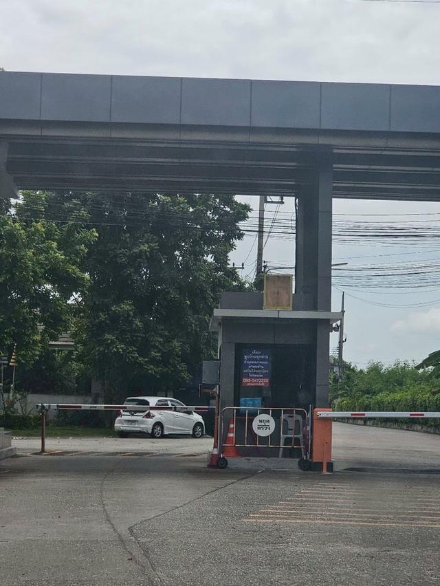 หมู่บ้านหมู่บ้านดิไอวี่ 10