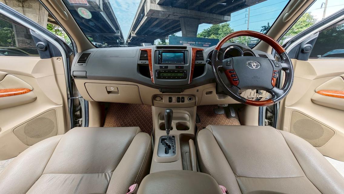 Toyota Fortuner 3.0 V 2WD AT ปี 2009 19