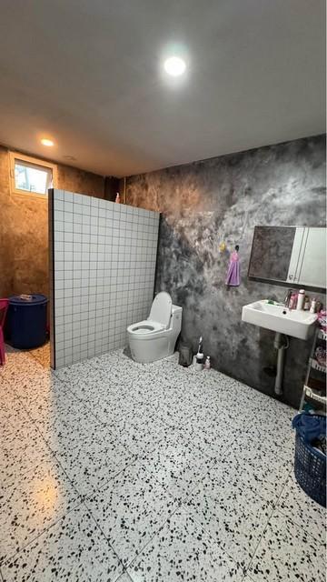 ให้เช่าบ้านเดี่ยว 2 ชั้น 50 ตรว. ซอยพหลโยธิน ใกล้ BTS สะพานใหม่ 450 เมตร เหมาะทำเป็นคาเฟ่ ออฟฟิศ สตูดิโอ ทำเลดี 5