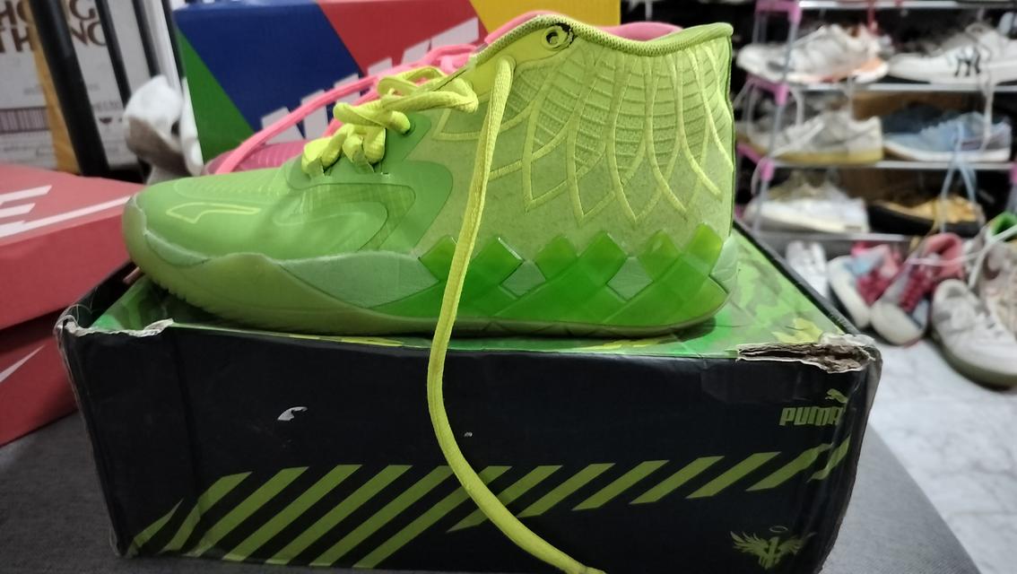 รองเท้ามือ2 2