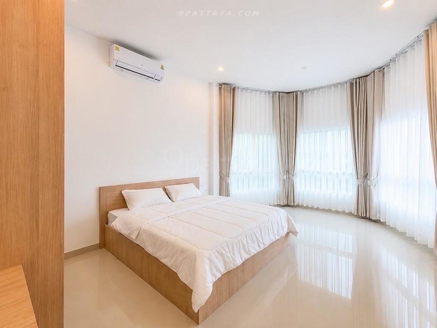 For Sale — Newly Renovated Pool Villa near Mabprachan Lake, PattayaBeautiful newly renovated single-storey pool villa in a rare prime location 11