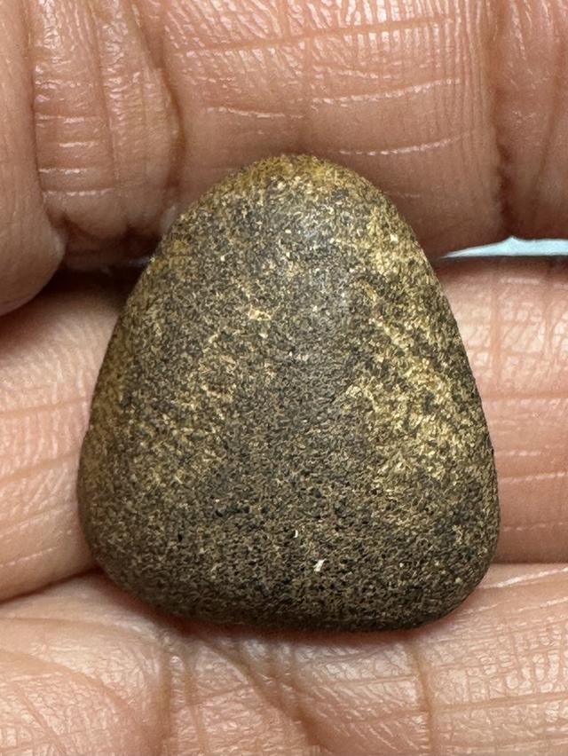 พระปิดตา เนื้อผงคลุกรัก เก่า ไม่ทราบที่ รูปย่อยที่ 2