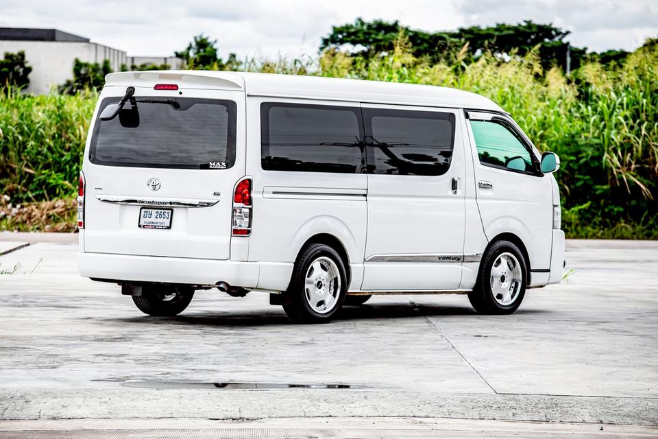 TOYOTA VENTURY 2.7G ปี 2017 เกียร์ Auto สีขาว