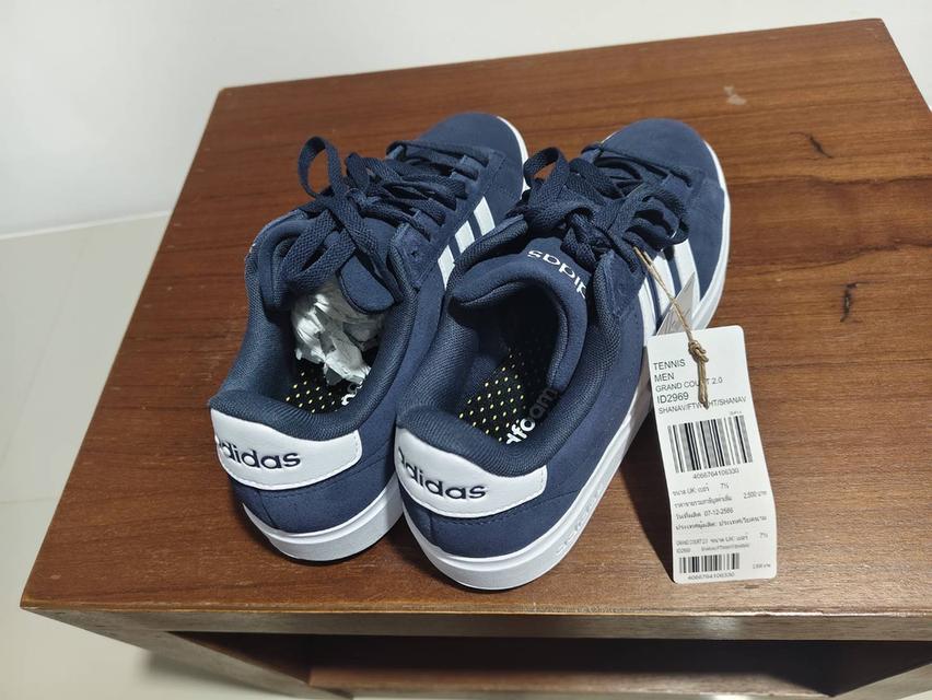 รองเท้า adidasของแท้ ซื้อมาแล้วใส่ไม่ได้ไม่เคยใส่ลงพื้น size US 8 UK 7 1/2