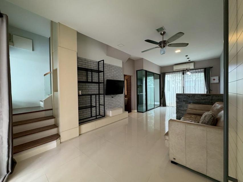 ให้เช่าทาวน์โฮม 3 ชั้น โครงการ The Terrace รามอินทรา 65 เฟอร์ครบ พร้อมเข้าอยู่ ทำเลดี ใกล้ MRT สายสีชมพู และทางด่วนเอกมัย-รามอินทรา 3
