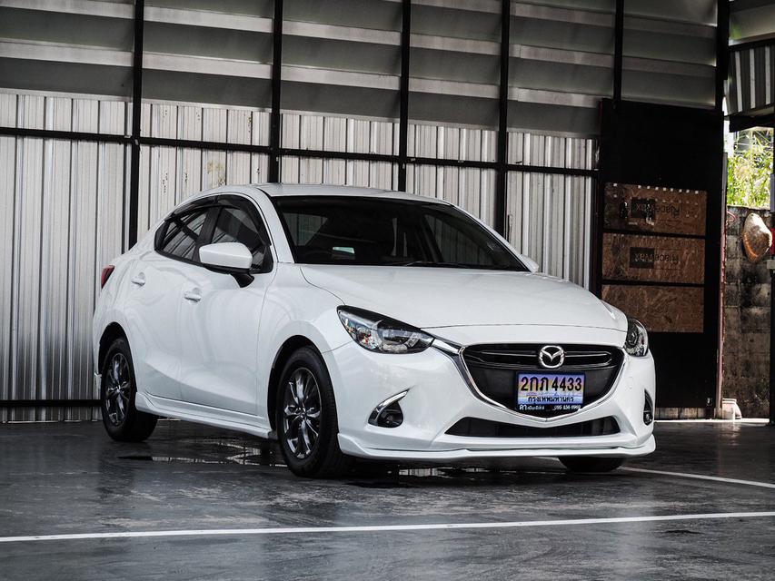Mazda2 1.3 เบนซิน MinorChange ปี 2017 สีขาว 1