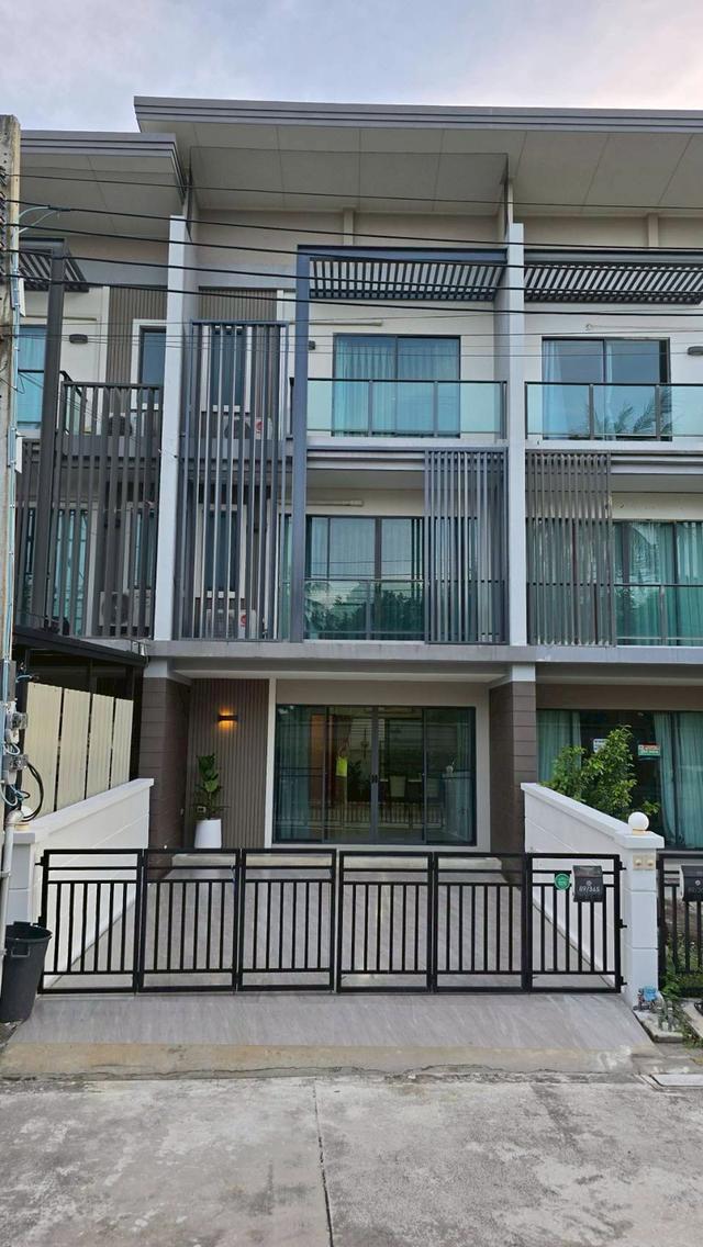 เช่าเช่า ทาวน์โฮม 3ชั้น ใกล้MRTสามแยกบางใหญ่ Town Avenue Merge รัตนาธิเบศร์ 1