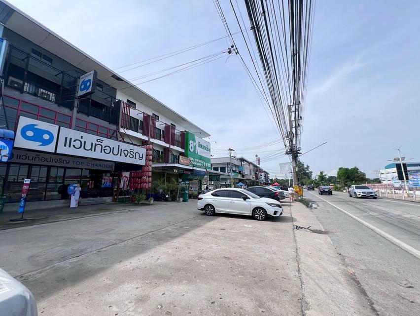 ขายตึกอาคารพาณิชย์ 3 ชั้น ( 2 คูหาติดกัน ) ตลาดคลองสี่เมืองใหม่ คลองหลวง 2