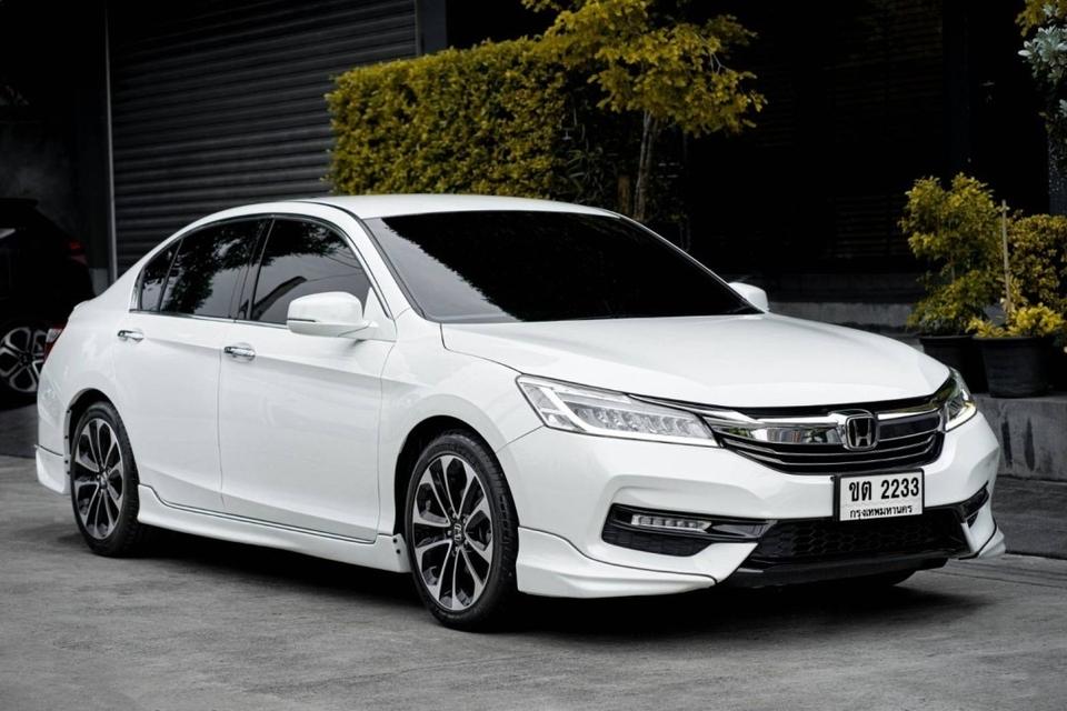 Honda Accord 2.0EL-รถออกและเซอวิสศูนย์ Honda