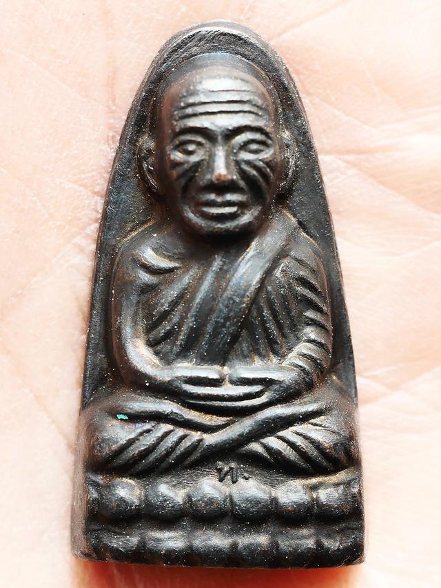 หลวงปู่ทวดเตารีด หลังหนังสือเล็ก.....เก่าๆ 6