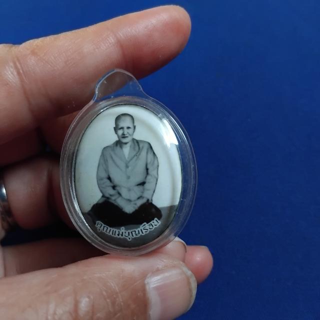 พระบ้านเก็บเก่า แม่ชีบุญเรือนเหลื่ยมเก่า