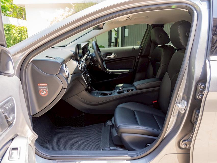 Mercedes Benz GLA200 รูปที่ 16