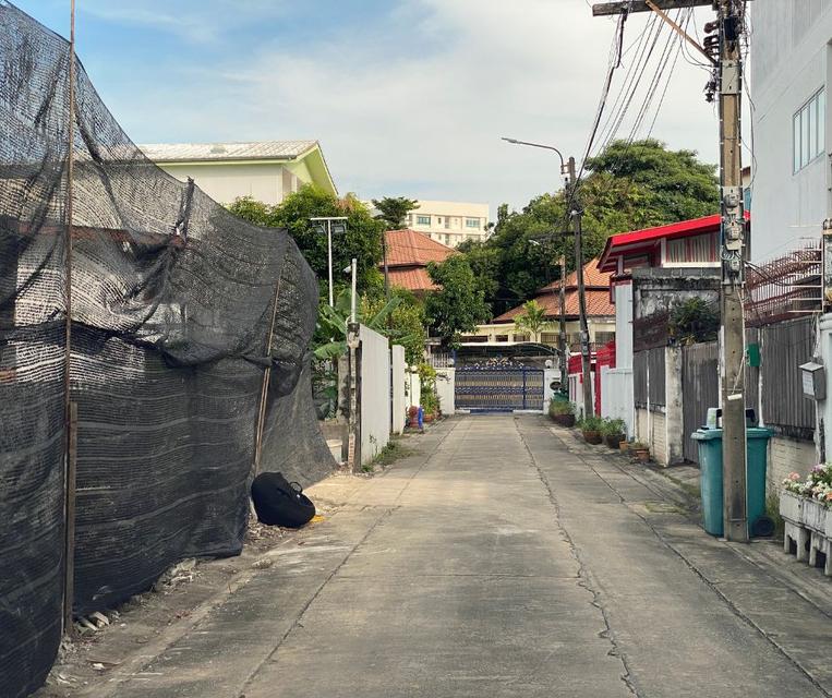 ขายที่ดินแปลงเล็ก 50 ตารางวา ปรีดี 20 สุขุมวิท 71 พร้อมแบบบ้านหรูมีลิฟต์ 3