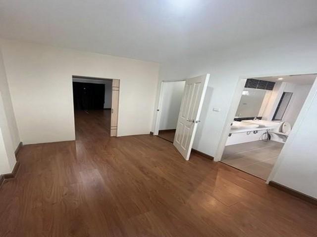 PB5852ให้เช่า ทาวน์โฮม 3 ชั้น ย่านร่มเกล้า โครงการ ทรีโอ ร่มเกล้า ใกล้ มหาลัย  5