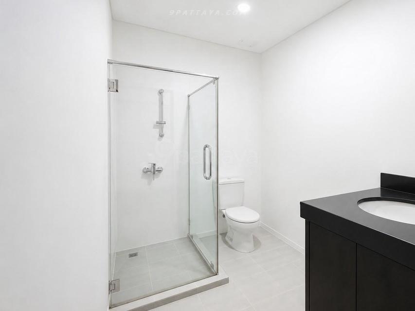 For Rent — 4-Storey Commercial Building on Pratumnak Soi 5, Pattaya 300sqm 3 bedrooms 5 bathrooms walkable to the beach 15