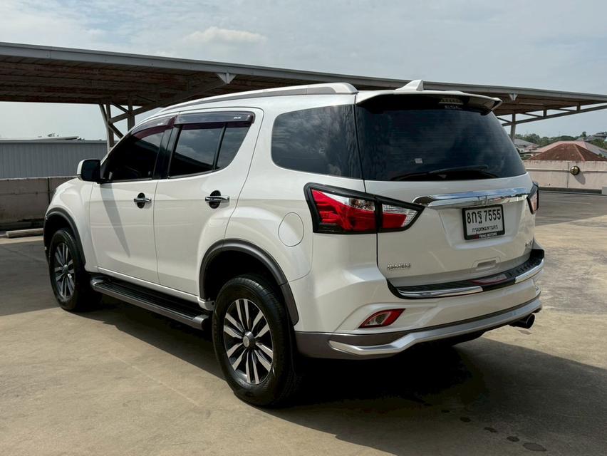 ISUZU MU-X The Iconic DVD Navi 1.9L DDi BluePower Turbo 8