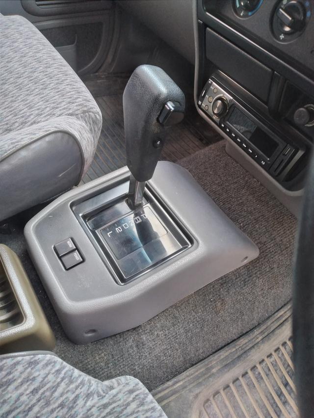 รถกระบะ เกียร์ออโต้ Isuzu Dragon Eye Cab ปี 42 2.8 Turbo Auto สีบรอนซ์เทาฟ้า 8