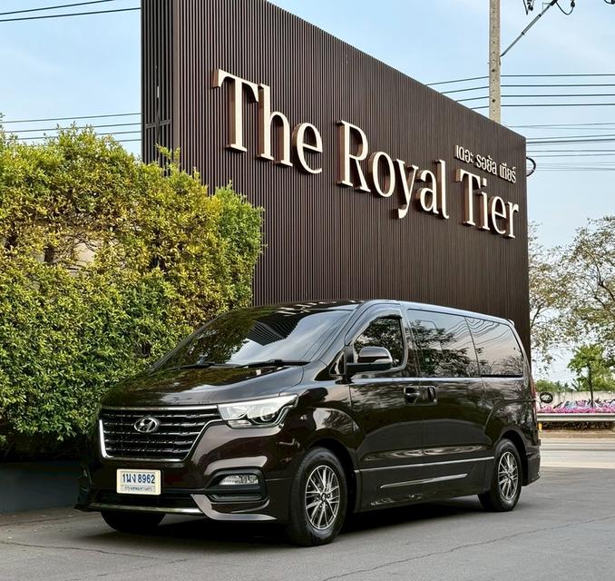 รหัสรถ AP8962 HYUNDAI H-1 2.5DELUXE AT ปี 2020 สีน้ำตาล