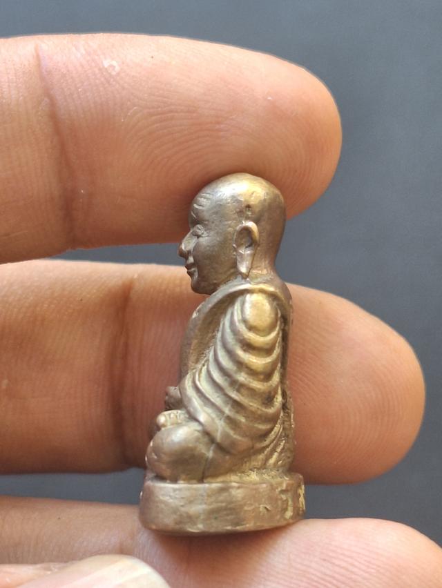 หลวงพ่อเงิน รุ่น วสปท. รูปที่ 4