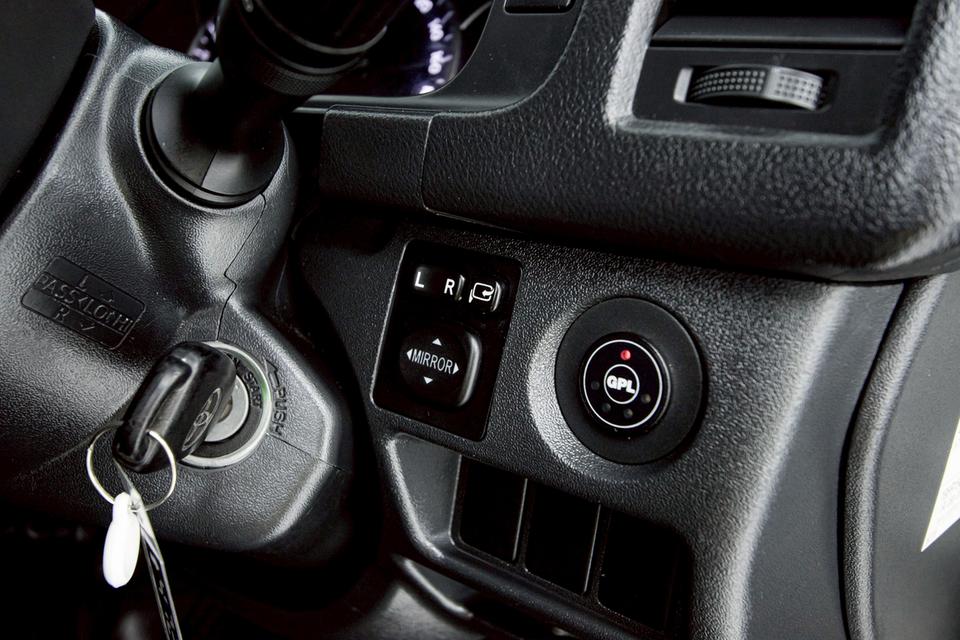 TOYOTA VENTURY 2.7 G 05-19 2018 5