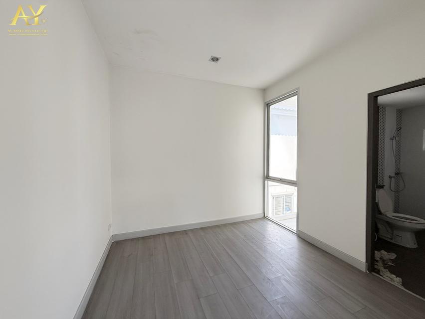 ขายด่วน‼️ ทาวน์โฮม 3 ชั้น หลังงามๆ ราคาดีที่สุดในโครงการ✨18.5 ตร.ว. ม.สัมมากร อเวนิว รามอินทรา-วงแหวน ใกล้รถไฟฟ้าสายสีชมพู เพียง 2.8 ล้าน ‼️ ✅ 5