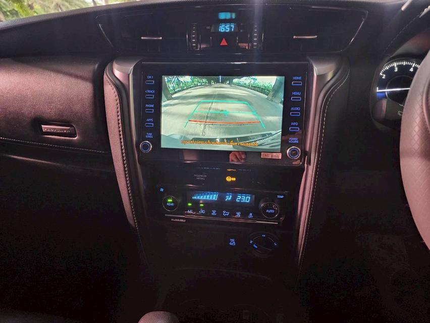 Toyota Fortuner 2.4 V 4WD AT ปี 2021 11
