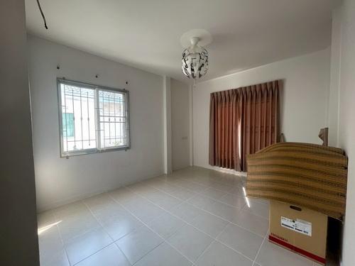 บ้านแฝด 2 ชั้น หมู่บ้านสินทรัพย์ 2 ขนาด 37.6 ตรว. พื้นที่ใช้สอยรวม 108 ตรม. ต.บึงยี่โถ อ.ธัญบุรี จ.ปทุมธานี 17