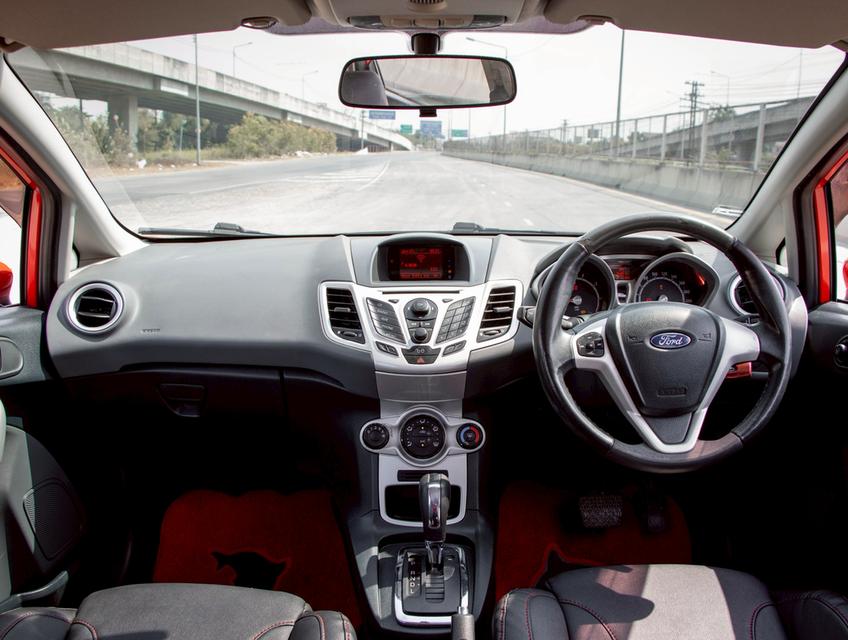 FORD FIESTA 1.5 Sport Hatchback ปี2013 รถสวย สภาพพร้อมใช้งาน ผ่อนสบายกระเป๋า 4