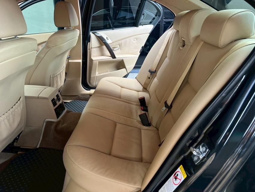 BMW 523i 2.5 E60 Sedan 9