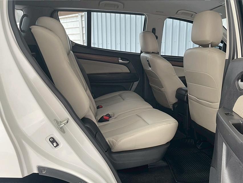 Isuzu  Mu-X 3.0 DVD NAVI ดีเซล เกียร์ออโต้  ปี2015 12