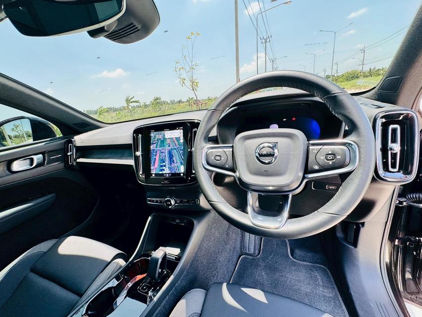 VOLVO C40 RECHARGE PURE ELECTRIC TWIN MOTOR 11
