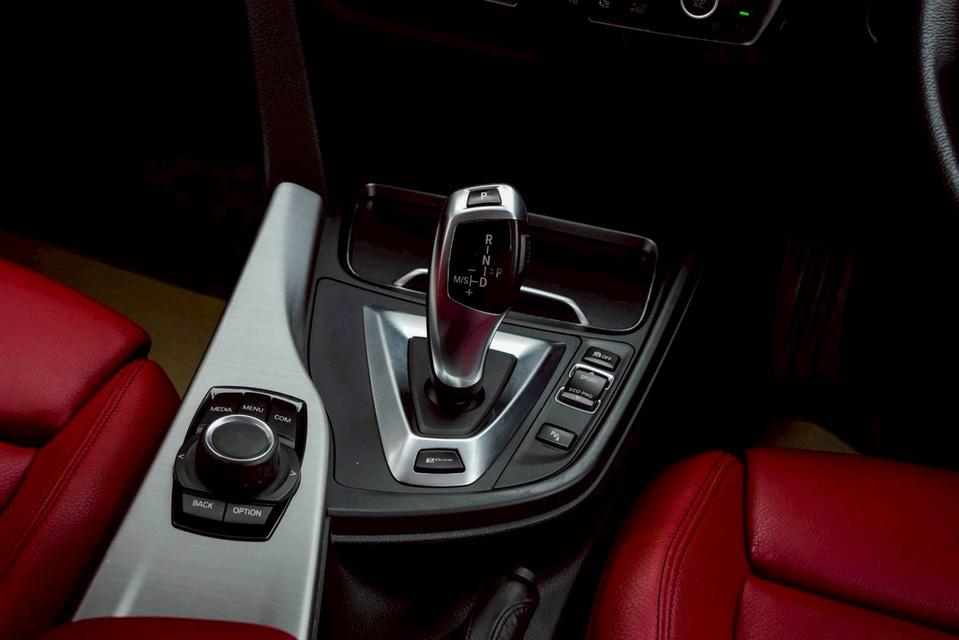 รหัสรถ CBL995 BMW 330e 2.0 Sport F30 (LCI) AT 2018 รูปที่ 16