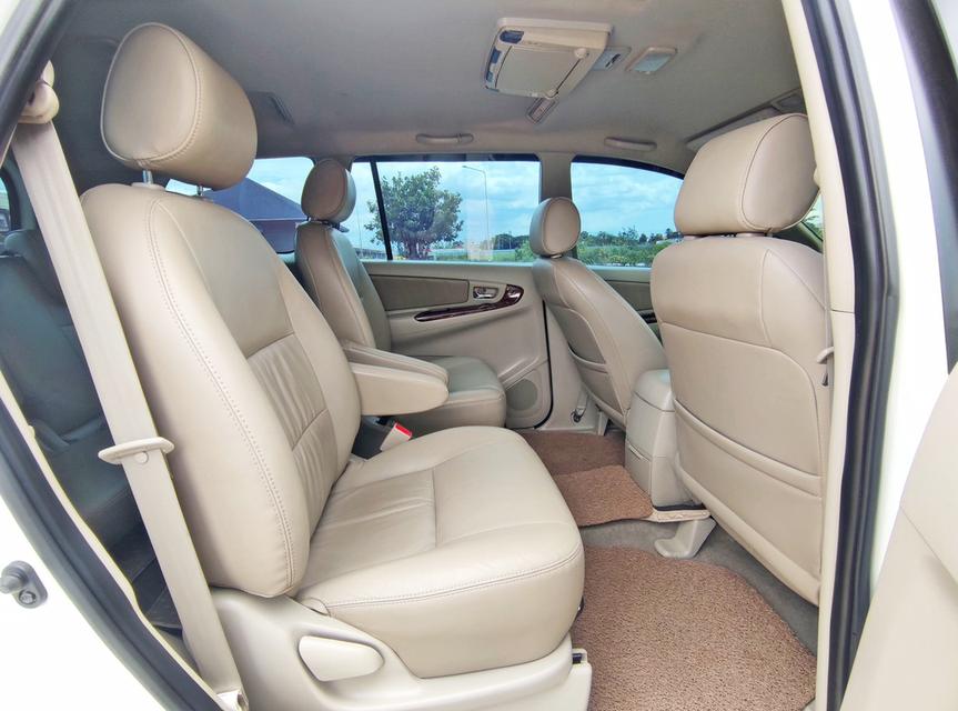 2013 Toyota Innova 2.0 V รุ่นท๊อปสุด เบาะหนัง ออโต้ 3