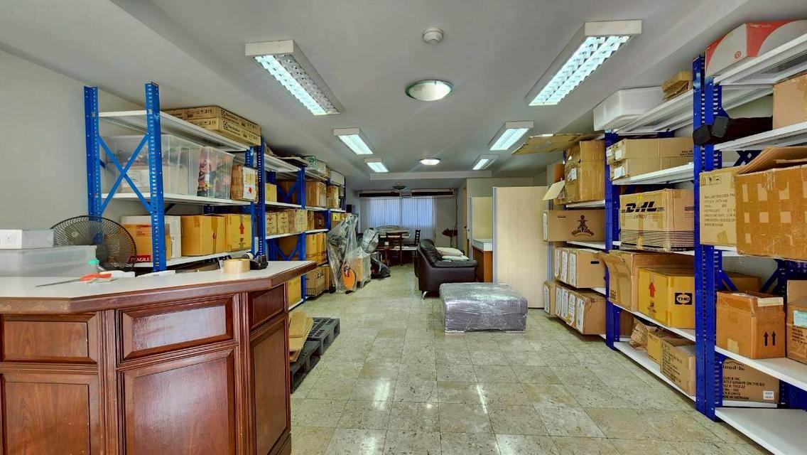 ขายคอนโดลุมพินี เพลส สาทร ชั้น 1 ทำออฟฟิศ/ค้าขายได้ 61 ตรม. ใกล้ BTS สาทร 8