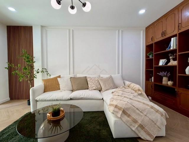 ขายทาวน์โฮม 2 ชั้น รีโนเวทใหม่ หมู่บ้านปรีชา 8 ซอยหัวหมาก 27 ตกแต่งสไตล์ Modern & Cozy พร้อมเข้าอยู่ ใกล้มหาลัยรามคำแหง 4