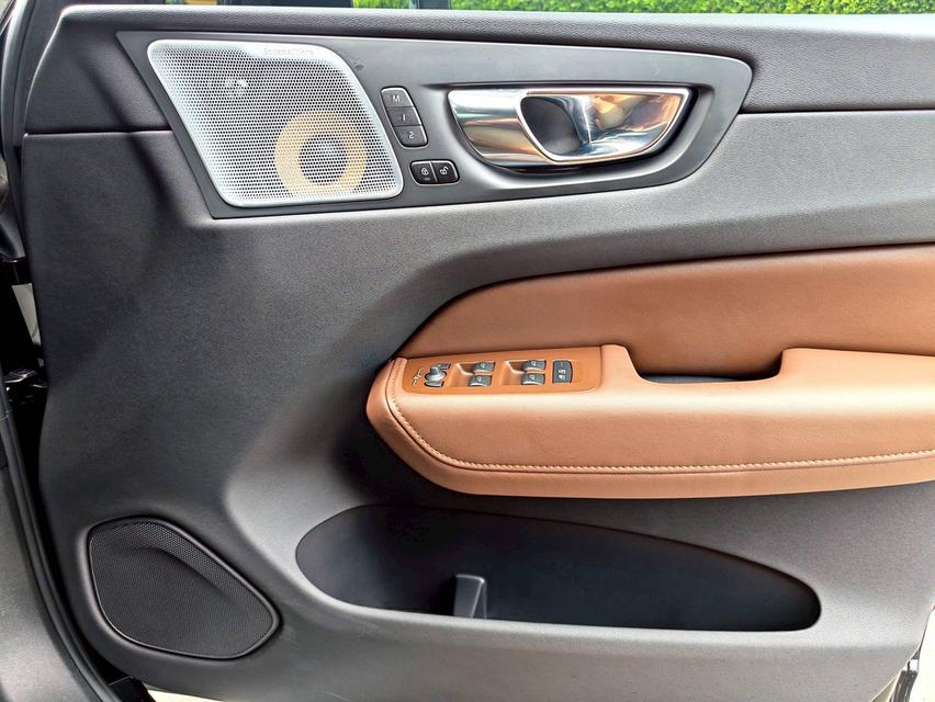 ทุกชีวิตปลอดภัยใน Volvo 31,xxx km!! มือเดียว Top Inscription น้องๆป้ายแดงครับ 😁😁 New Arrival!!♥️ Volvo XC 60 2.0 Inscription 2020 Top รูปที่ 15
