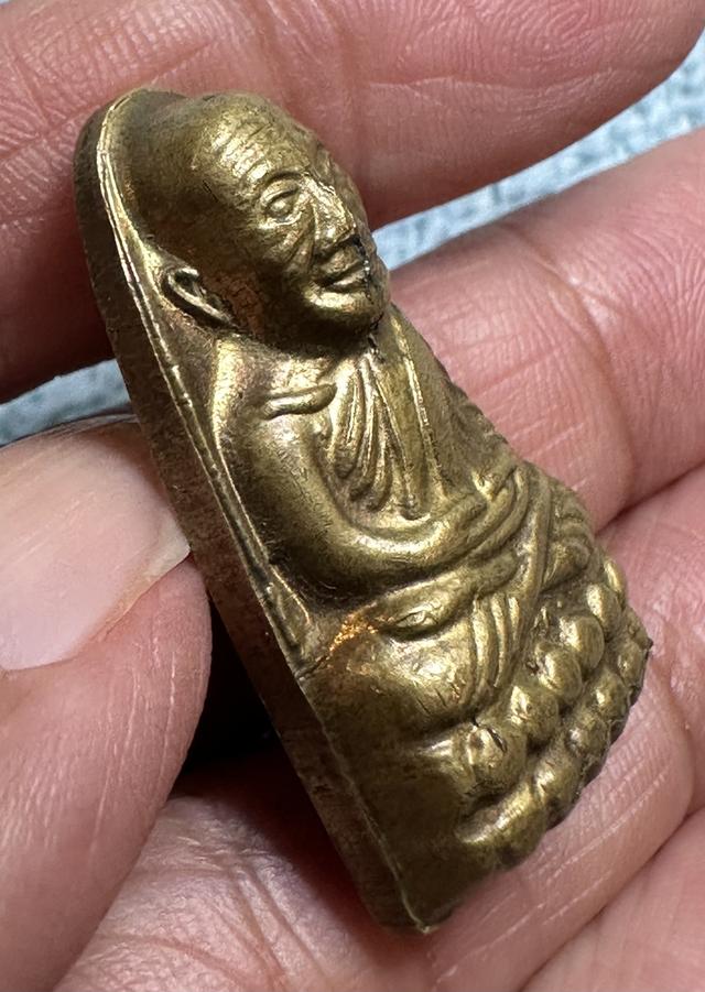 เหรียญหล่อ ล.ป.ทวด หบังหนังสือ รูปที่ 4
