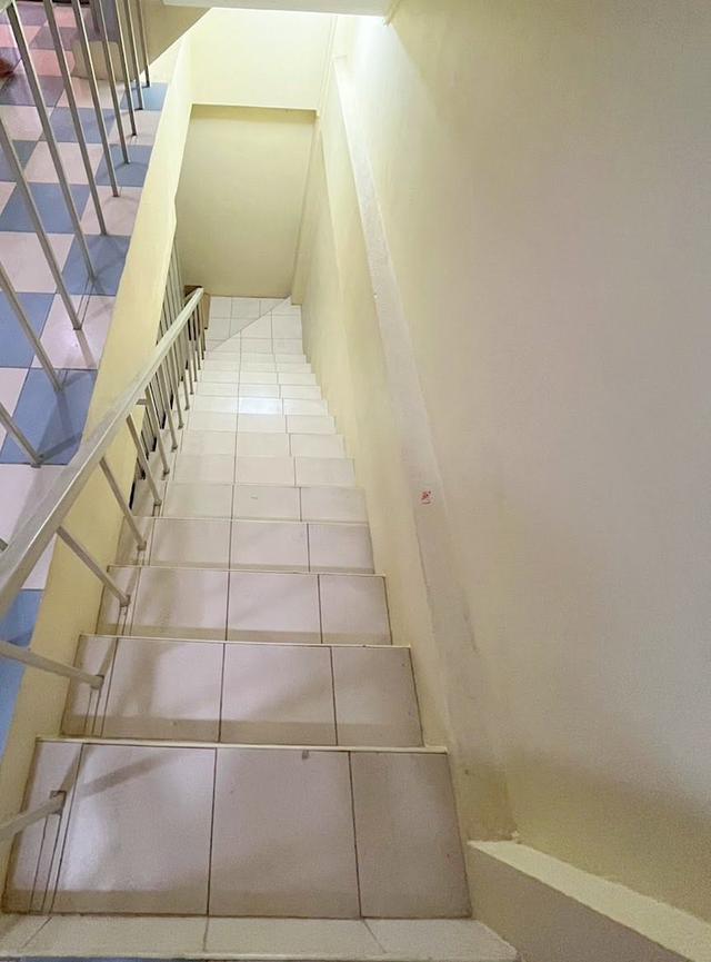 ขายอาคารพาณิชย์ 3 ชั้น ติดถนน ดอนเมือง ซอยประชาอุทิศ 13 ใกล้หัวมุมสี่แยกเนื้อที่ 21.5ตารางวา 3