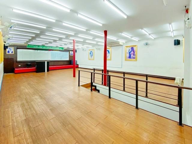 ให้เช่าอาคารพาณิชย์ 2 คูหา 5 ชั้น ตรงข้ามม.รามคำแหง 600 ม. 15แอร์ 14นอน MRT รามคำแหง 1.2 กม.รามคำแหง 37-45 6