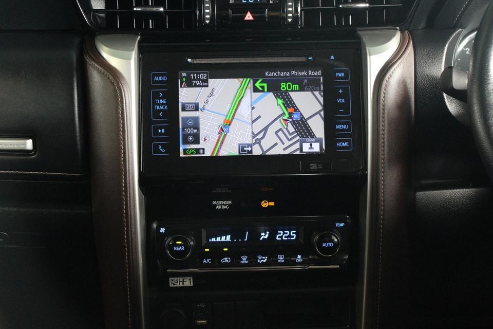 (แจ้งรหัสรถ TKG1389) TOYOTA FORTUNER 2.4 V ปี 2020 รูปที่ 8