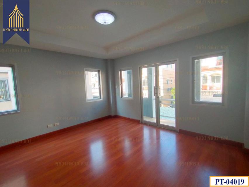 ขาย ทาวน์โฮม 3 ชั้น หลังมุม เดอะ บัลโคนี่ โฮม รีโนเวทใหม่ ประเวศ กรุงเทพฯ 14