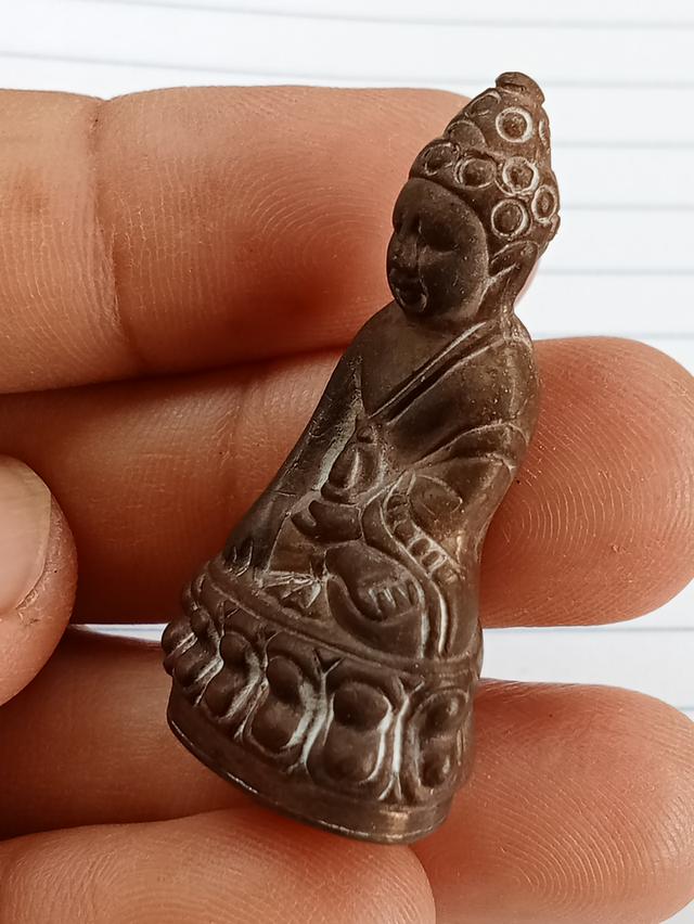 พระกริ่งวชิรมุนีสมเด็จพระพุทธพจนวชิรมุนีวัดเครือวัลย์พร้อมรอยจารโดยท่านเจ้าประคุณท่านจัดสร้างตามตำราวัดสุทัศน์เทพวรารามทุกประการ